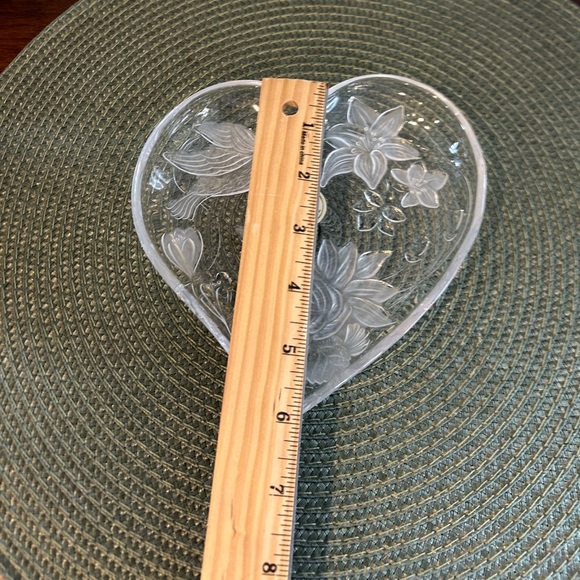 Vintage Crystal Glass Heart Shaped Dish With Design 6 Inch New with Tag in Place - Picture 6 of 7